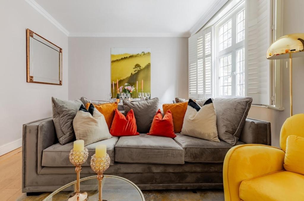 Revamped & Luxxe For Covent Garden Lovers! Adorable City Home For Families & Friends ロンドン エクステリア 写真