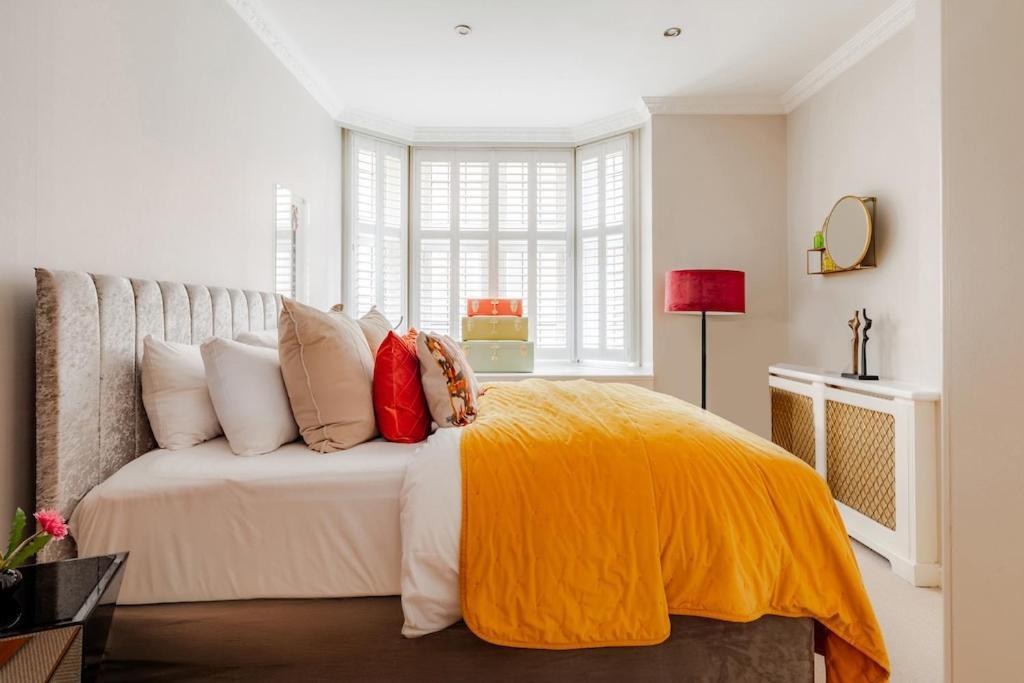 Revamped & Luxxe For Covent Garden Lovers! Adorable City Home For Families & Friends ロンドン エクステリア 写真