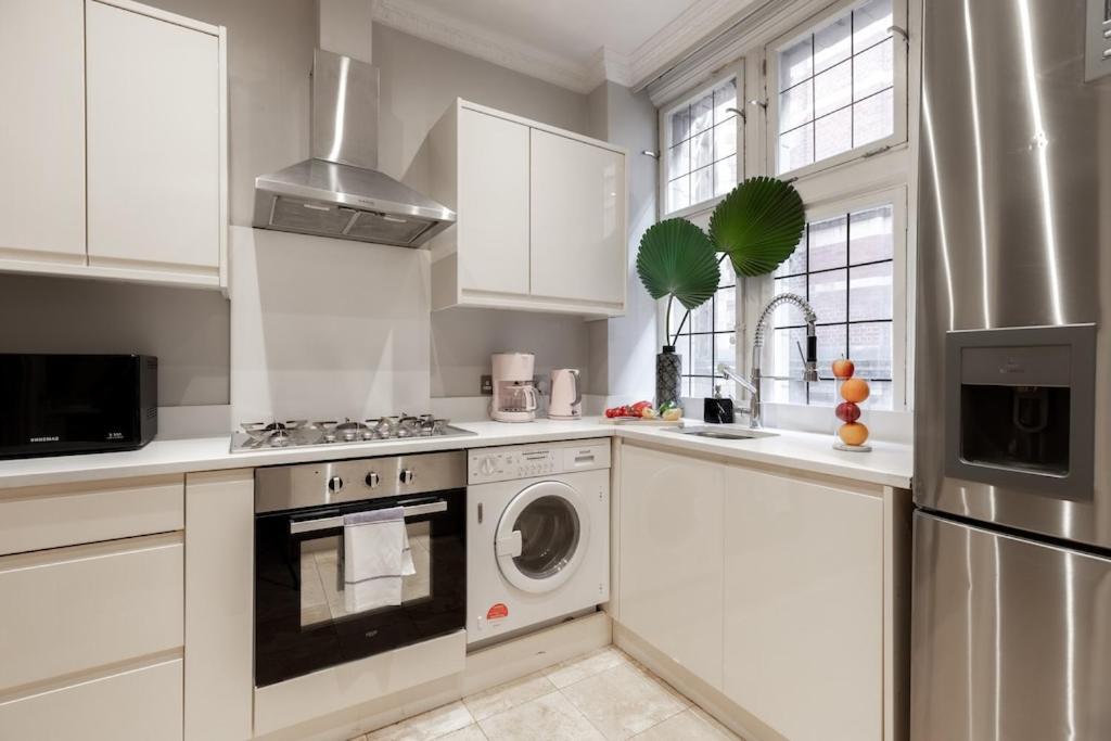 Revamped & Luxxe For Covent Garden Lovers! Adorable City Home For Families & Friends ロンドン エクステリア 写真