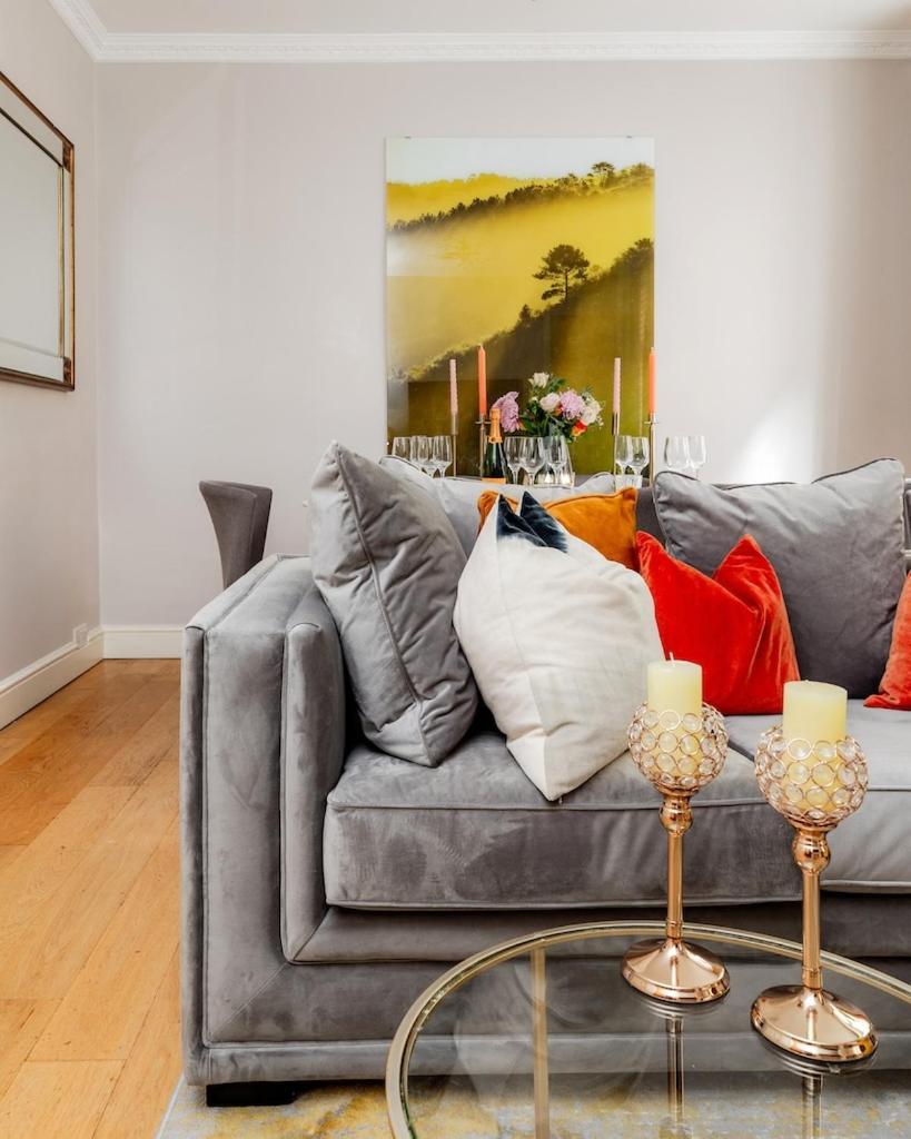 Revamped & Luxxe For Covent Garden Lovers! Adorable City Home For Families & Friends ロンドン エクステリア 写真